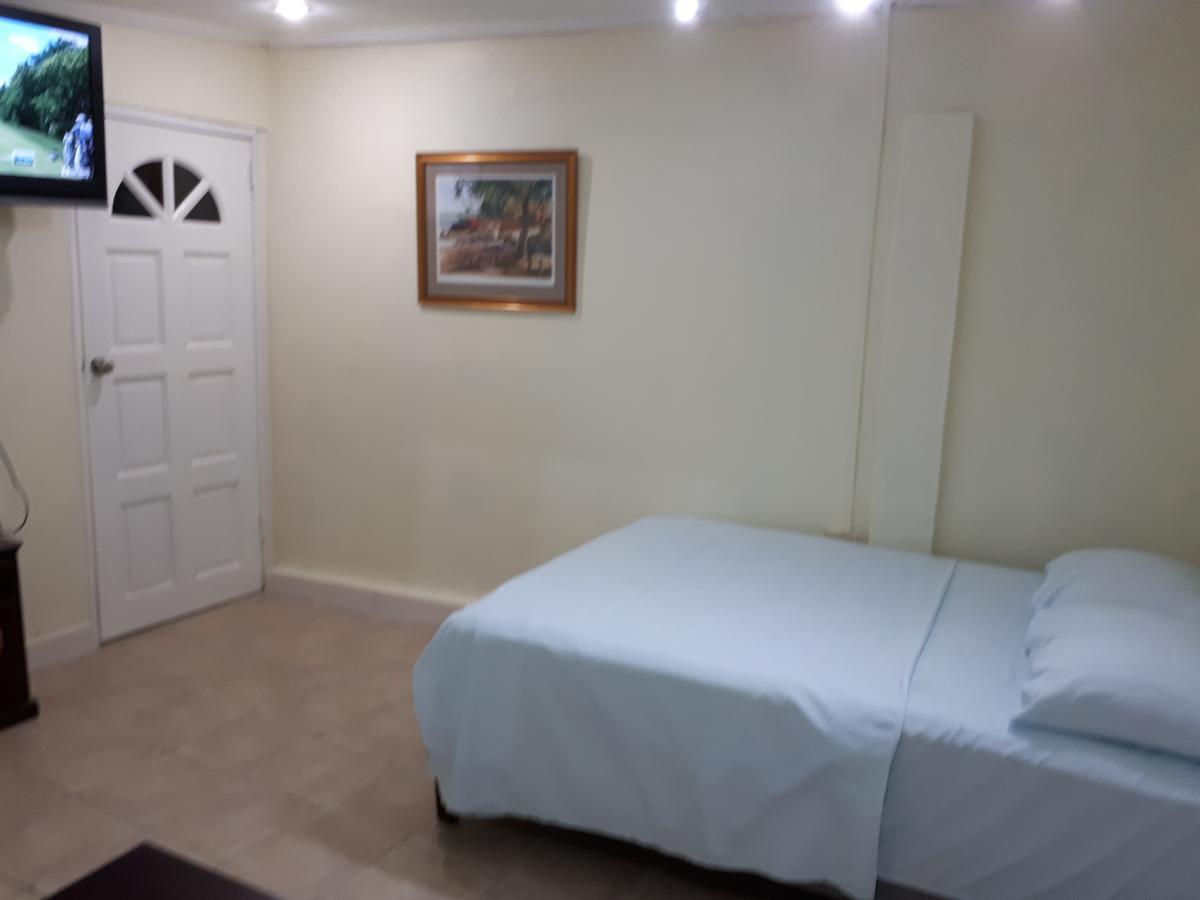 Woodbrook On The Avenue Bed and Breakfast Port of Spain Buitenkant foto